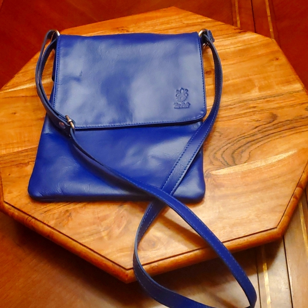 Vera Pelle crossbody handbag (blue) 9in x 11in